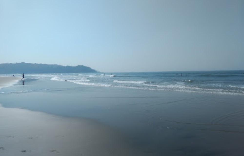 Morjim Beach Road